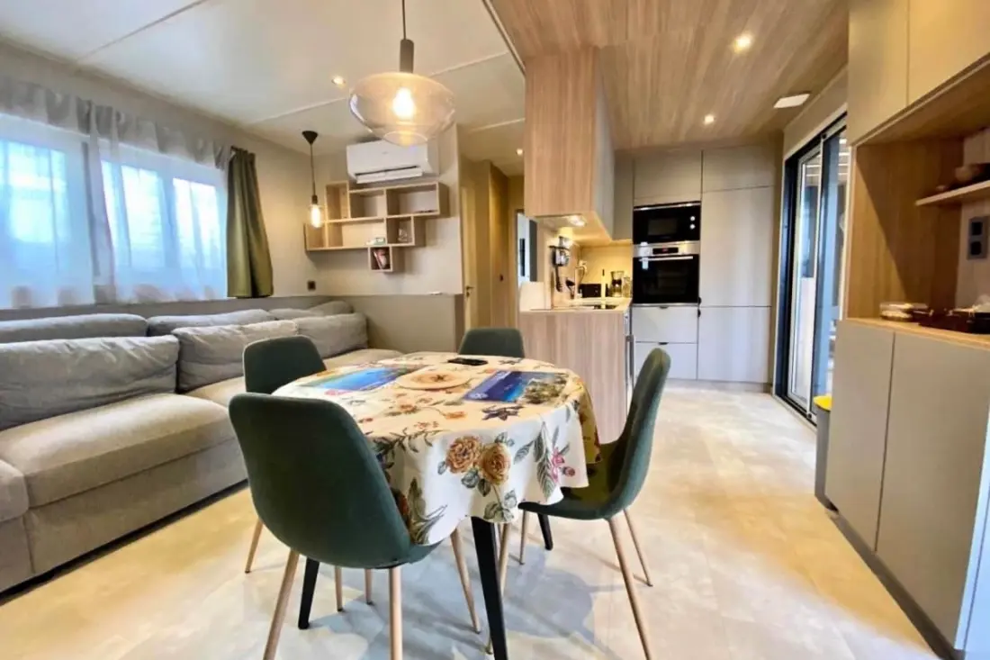 Chalet  Dans Domaine 5 étoiles Avec Piscines