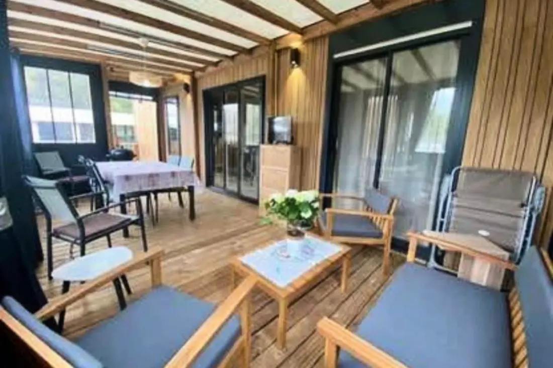 Chalet  Dans Domaine 5 étoiles Avec Piscines