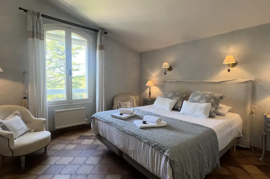 Villa Maya : Grande Villa Et Piscine Incroyable Au Pied Du Luberon