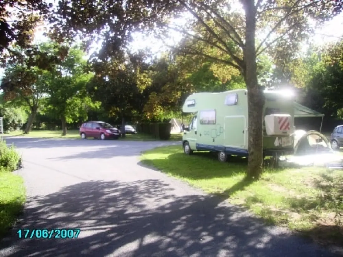 Village Camping LES VIGNES 3 étoiles★★★