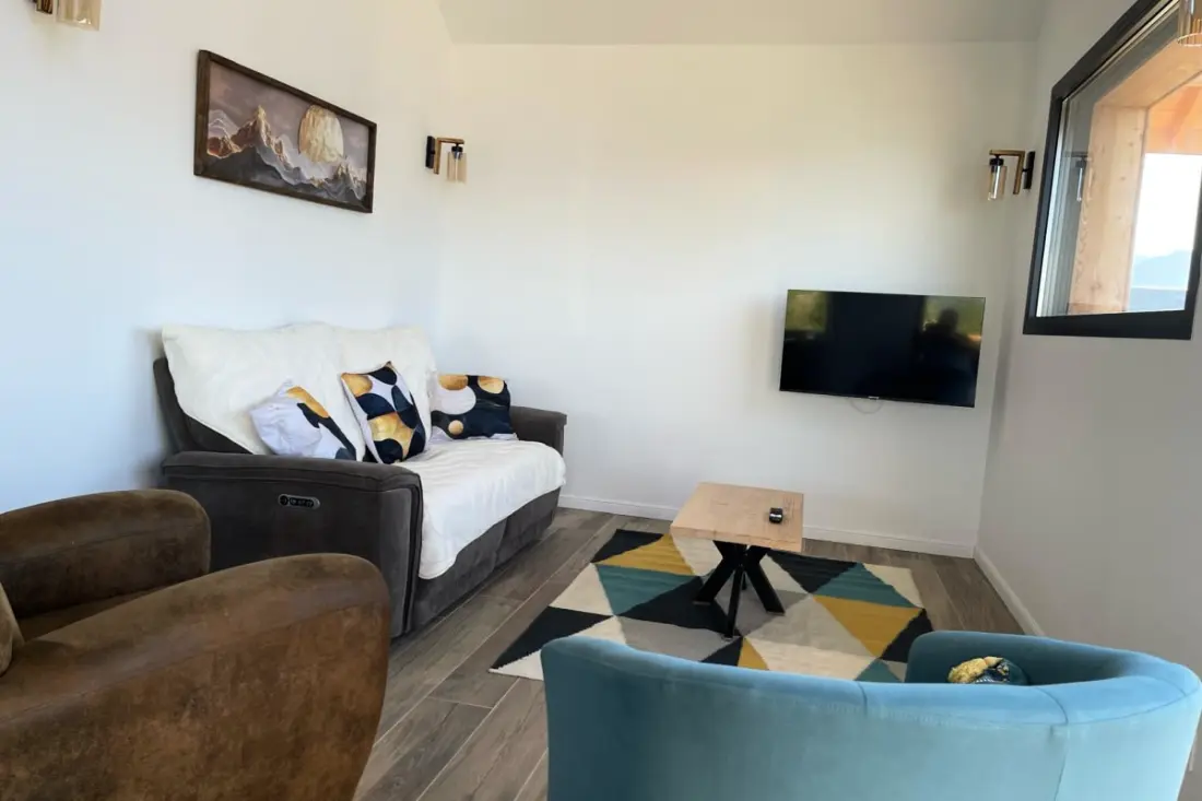 Maison Spacieuse Avec Vue Imprenable, Puy-sanières