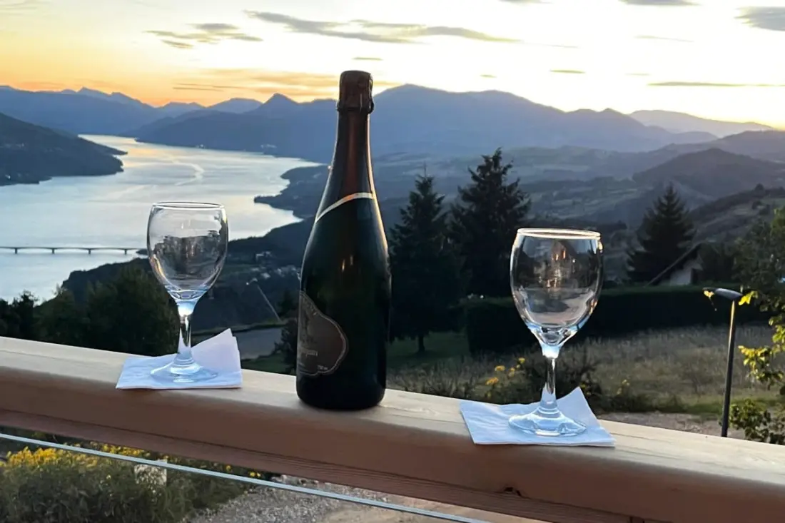 Maison Spacieuse Avec Vue Imprenable, Puy-sanières