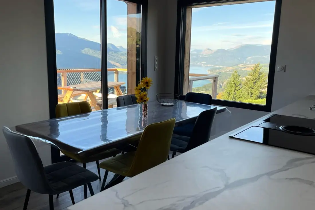 Maison Spacieuse Avec Vue Imprenable, Puy-sanières