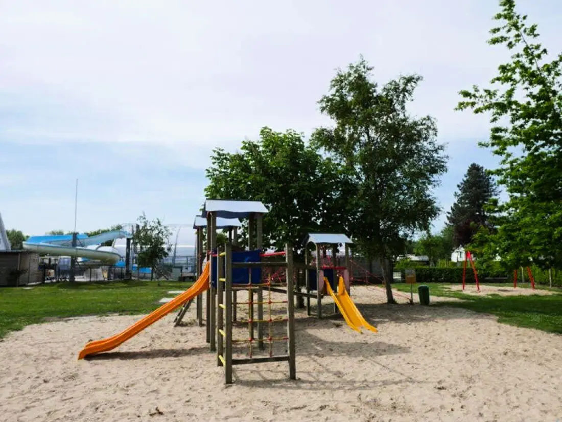 Camping Paradis Les Roses 4 étoiles★★★★
