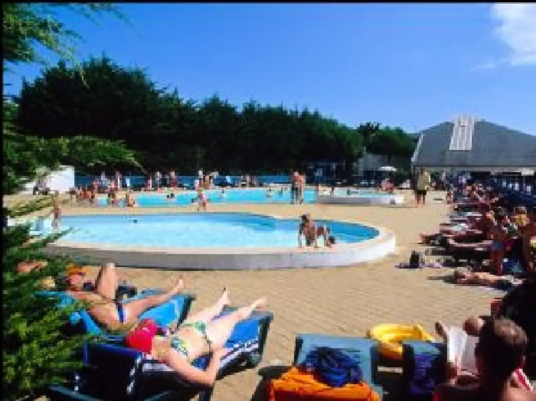 Camping Le Bois d'Amour3 étoiles★★★