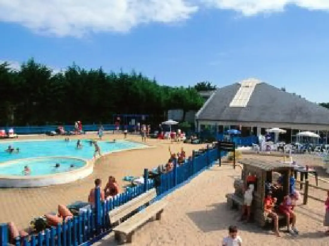 Camping Le Bois d'Amour3 étoiles★★★