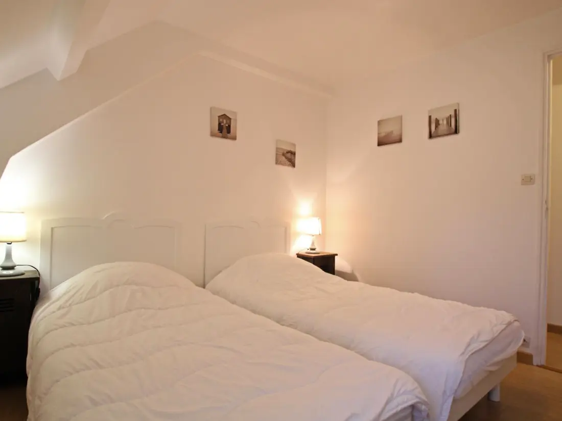 Maison de Vacances Reville 15