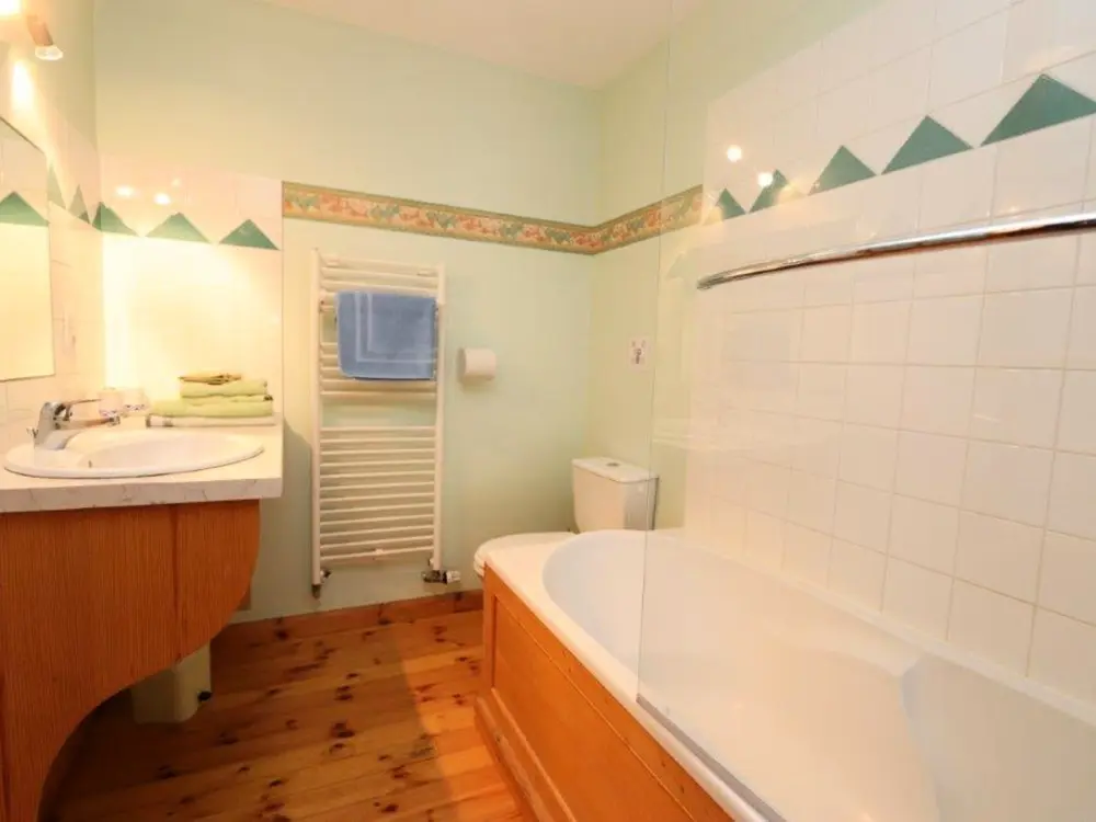Maison de Vacances Reville 18