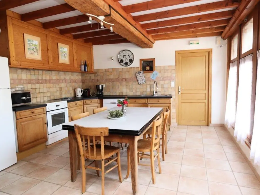 Maison de Vacances Reville 18