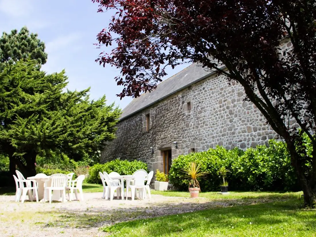 Maison de Vacances Reville 18