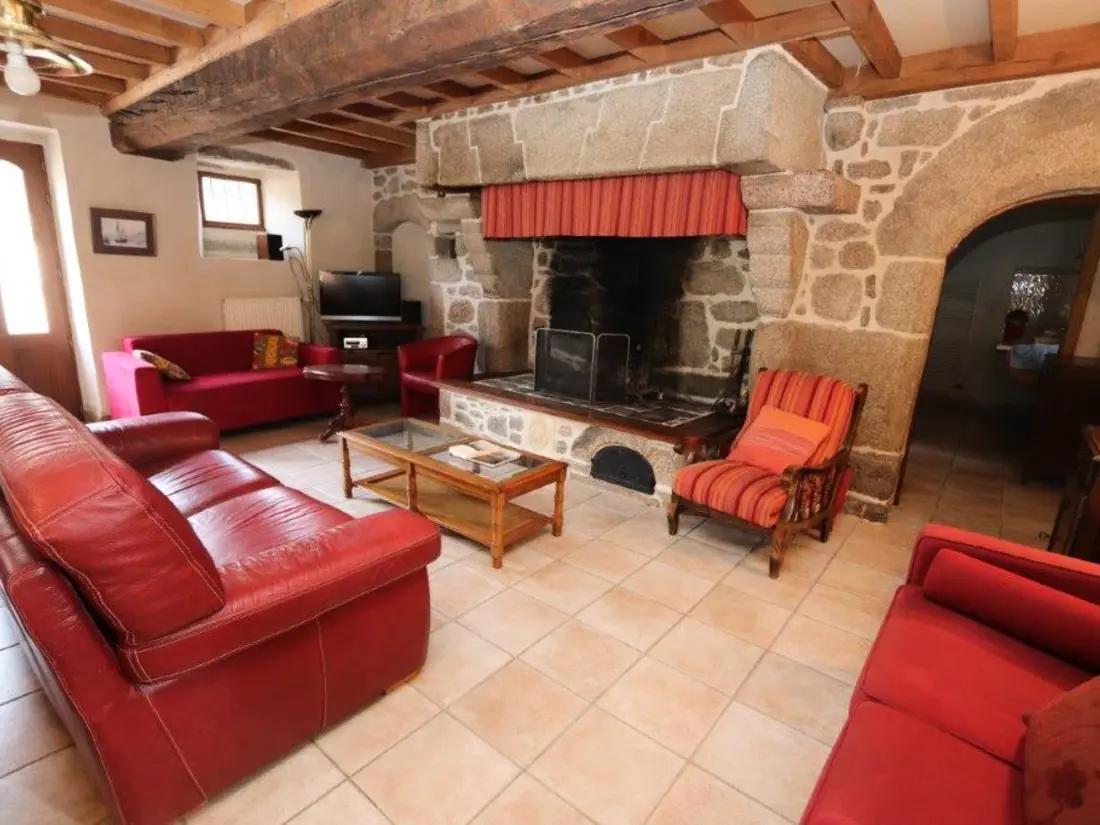Maison de Vacances Reville 18