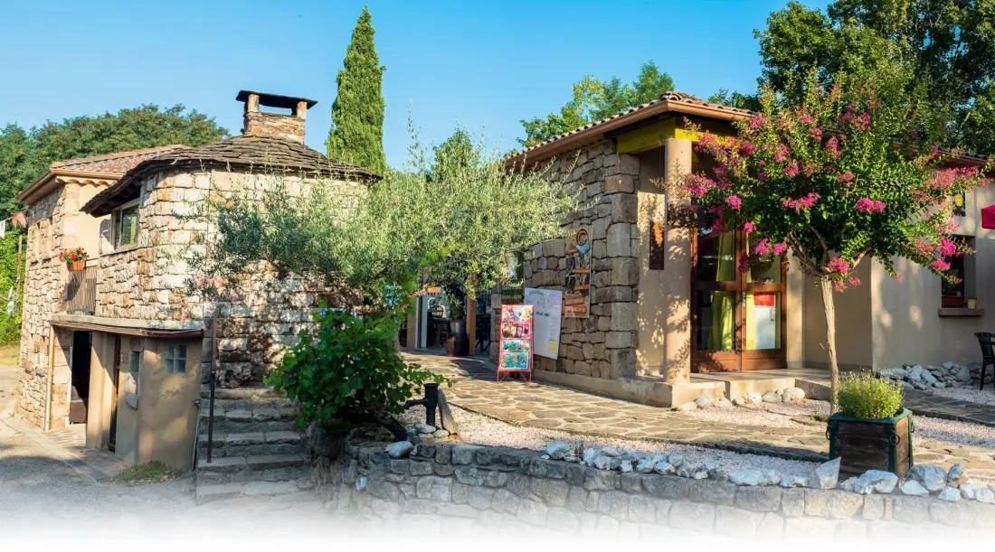 Ushuaïa Villages - Camping Les Cruses 3 étoiles★★★