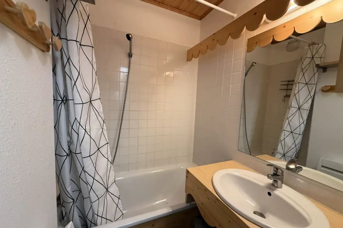 Résidence Risoul • T2 4 Pers • Piscine Et Sauna • Proche Pistes