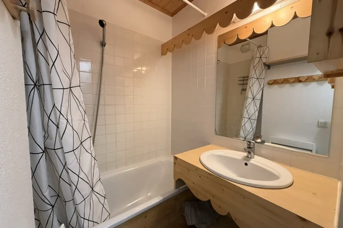 Résidence Risoul • T2 4 Pers • Piscine Et Sauna • Proche Pistes