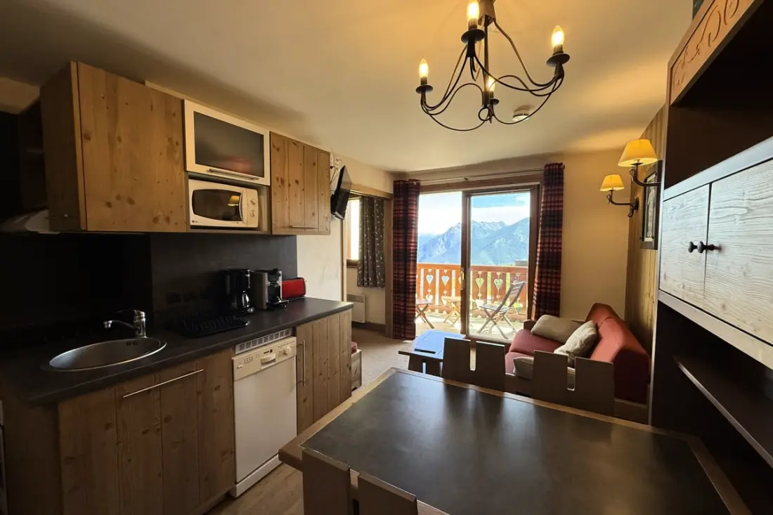Résidence Risoul • T2 5 Pers • Piscine Et Sauna • Skis Aux Pieds