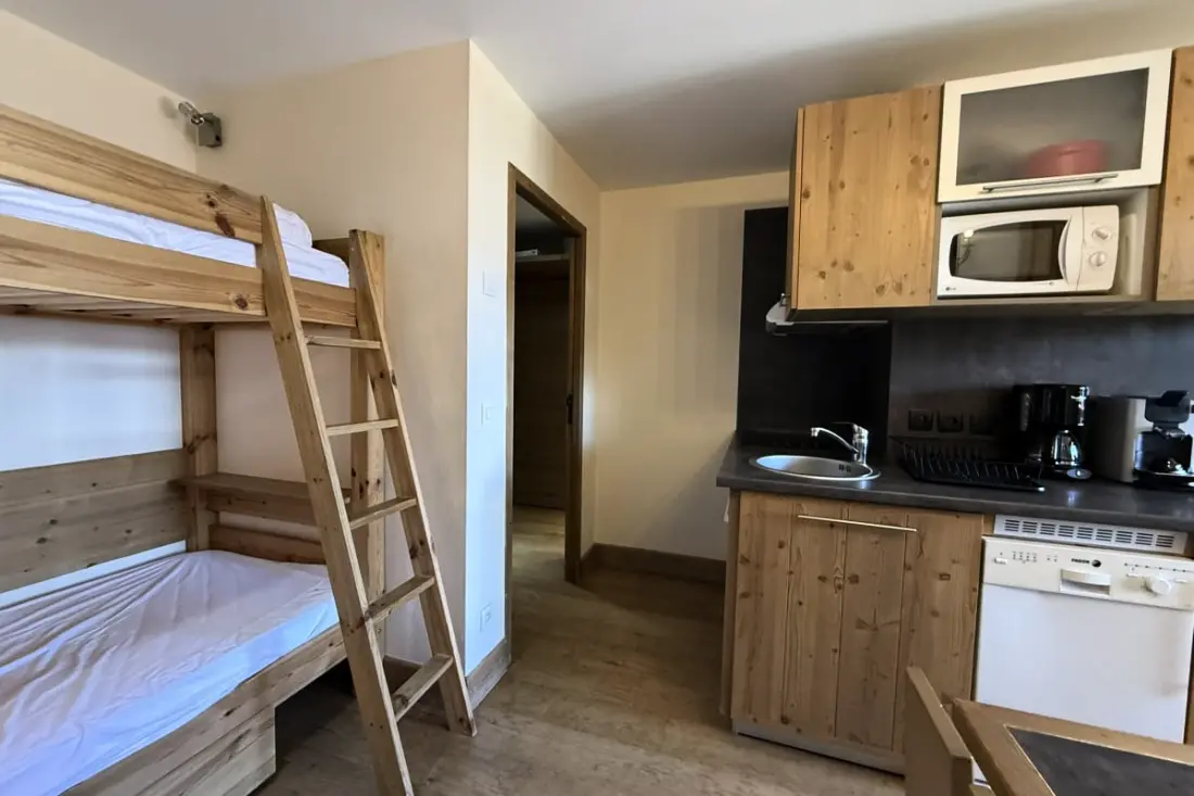 Résidence Risoul • T2 5 Pers • Piscine Et Sauna • Skis Aux Pieds