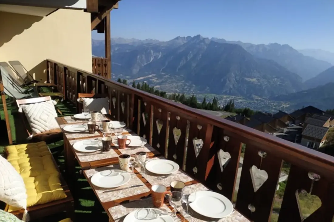 Résidence Risoul • T2 5 Pers • Piscine Et Sauna • Skis Aux Pieds