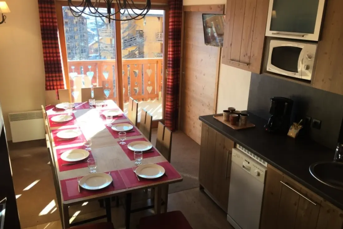 Résidence Risoul • T2 5 Pers • Piscine Et Sauna • Skis Aux Pieds