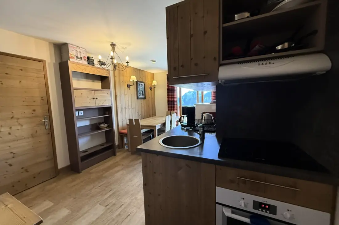 Résidence Risoul • T2 5 Pers • Piscine Et Sauna • Skis Aux Pieds