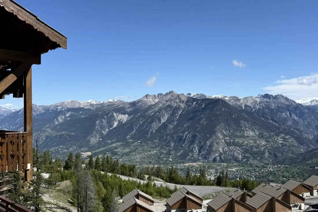 Résidence Risoul • T2 5 Pers • Piscine Et Sauna • Skis Aux Pieds