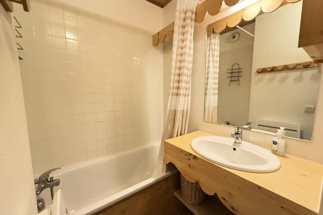 Résidence Risoul :t2 4-6 Pers - Balcon Piscine Sauna