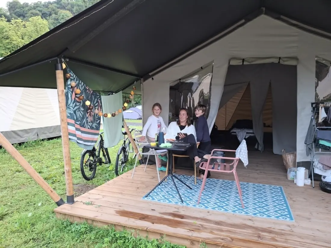 1-ouder camping Au Bord de l'Ourthe 2 étoiles★★