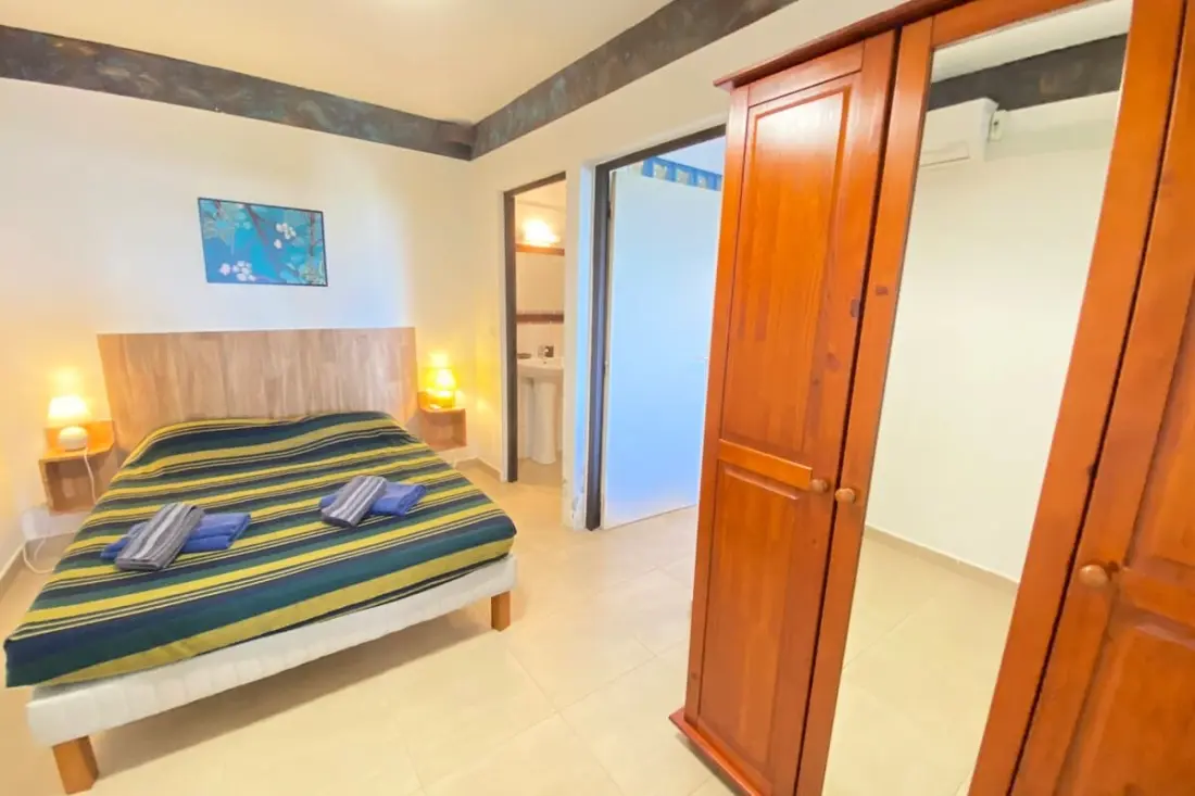 972d3 - Villa De 240m2 - Piscine - 5 Chambres
