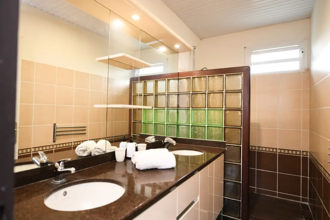972d3 - Villa De 240m2 - Piscine - 5 Chambres