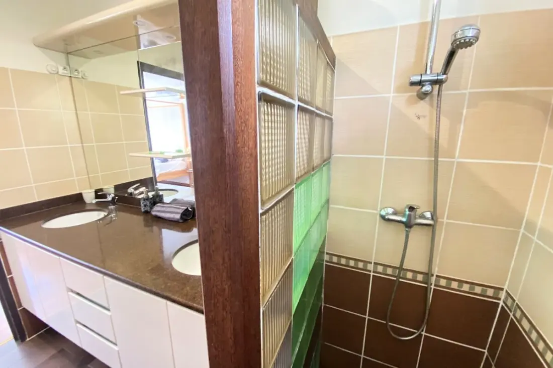 972d3 - Villa De 240m2 - Piscine - 5 Chambres
