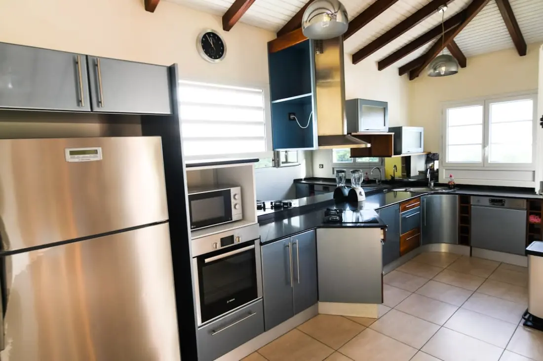 972d3 - Villa De 240m2 - Piscine - 5 Chambres