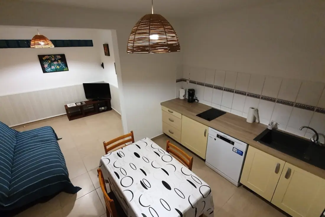 972d3 - Villa De 240m2 - Piscine - 5 Chambres