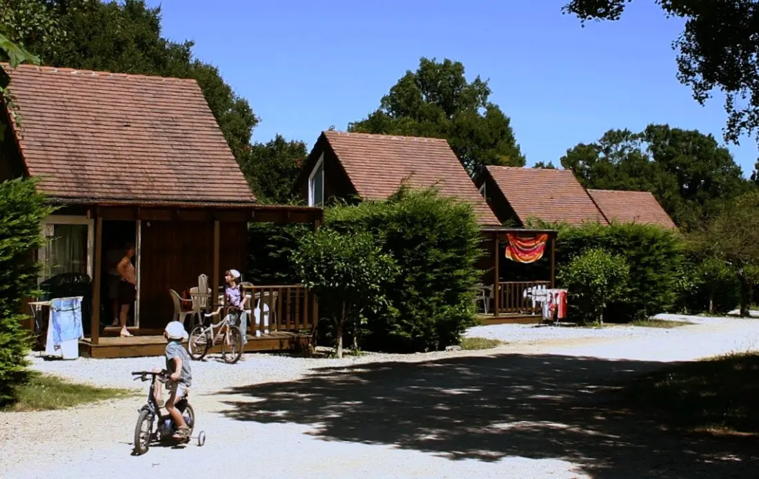 Camping LE ROC 3 étoiles★★★