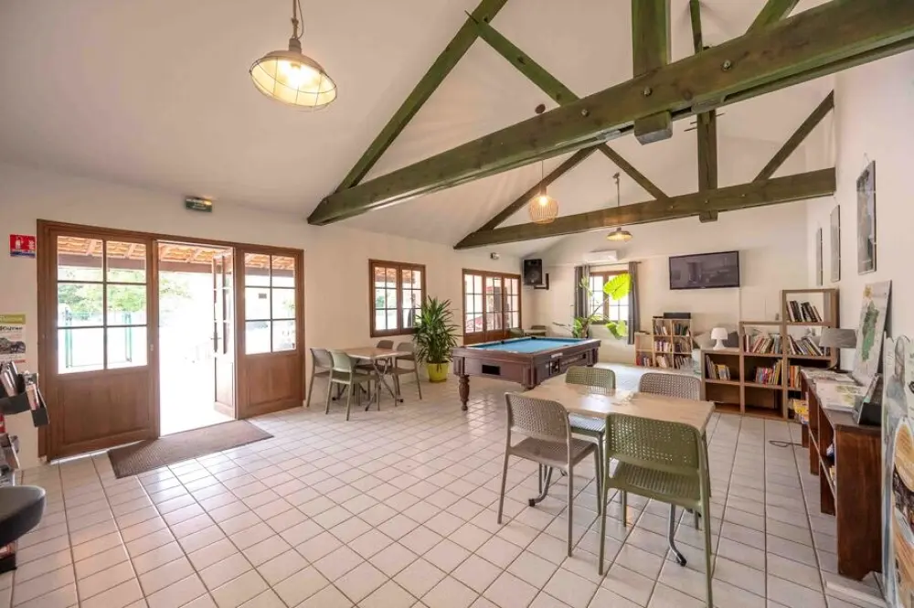 Camping Les Cigales 4 étoiles★★★★