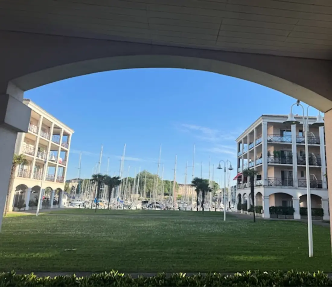 Appartement Calme Avec Terrasse Et Vue Sur Le Port