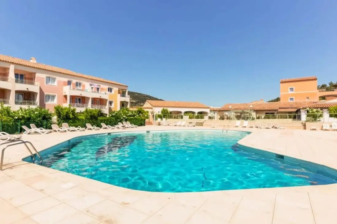 Logement Vue Sur Mer Avec Piscine, Tennis