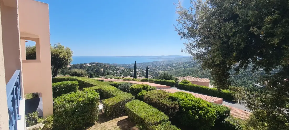 Logement Vue Sur Mer Avec Piscine, Tennis
