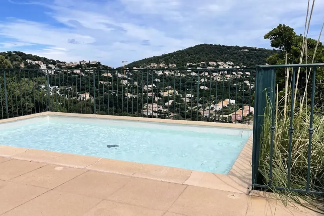 Mazet Avec Vue Sur Le Golfe De Saint-tropez