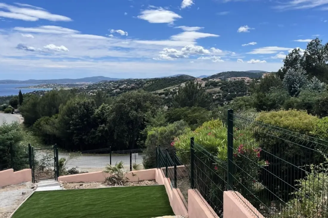 Mazet Avec Vue Sur Le Golfe De Saint-tropez