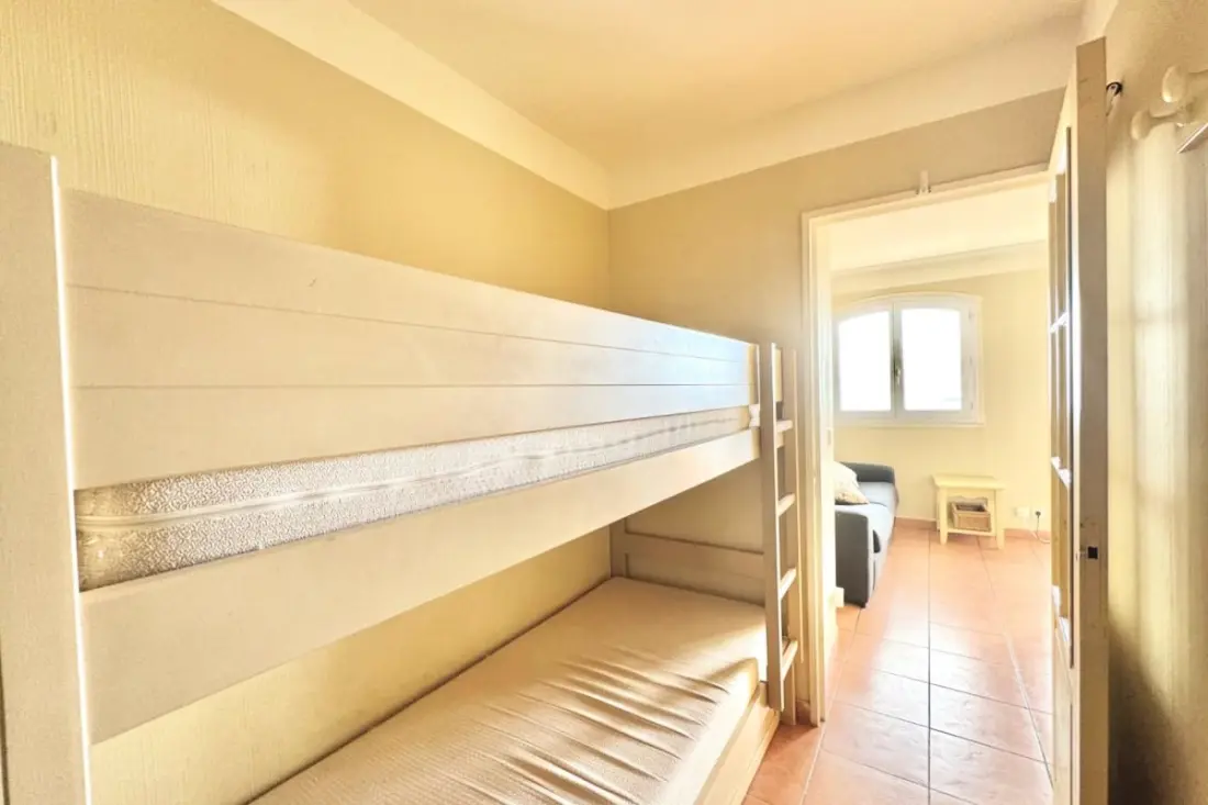 Studio Avec Une Terrasse Et Une Piscine Aux Issambres