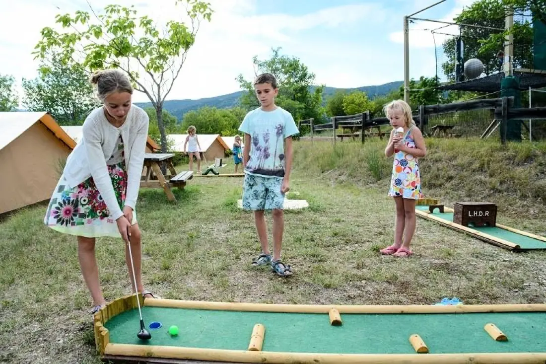 Flower Camping Les Hauts de Rosans 4 étoiles★★★★