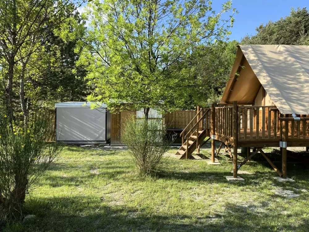 Flower Camping Les Hauts de Rosans 4 étoiles★★★★