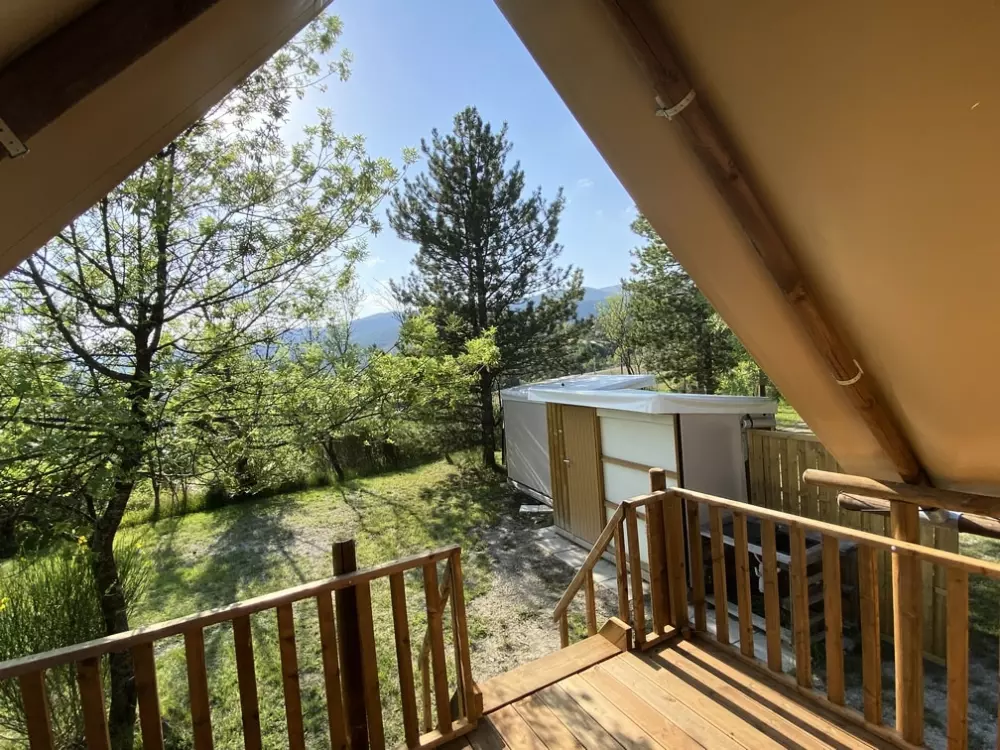 Flower Camping Les Hauts de Rosans 4 étoiles★★★★