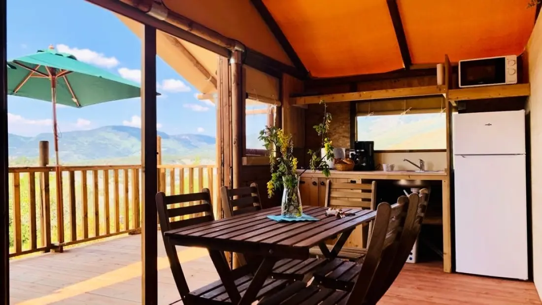 Flower Camping Les Hauts de Rosans 4 étoiles★★★★