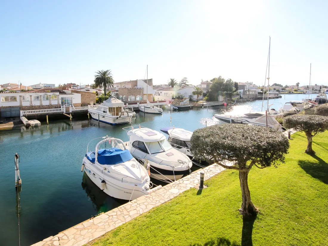 Location de Vacances Roses 1129