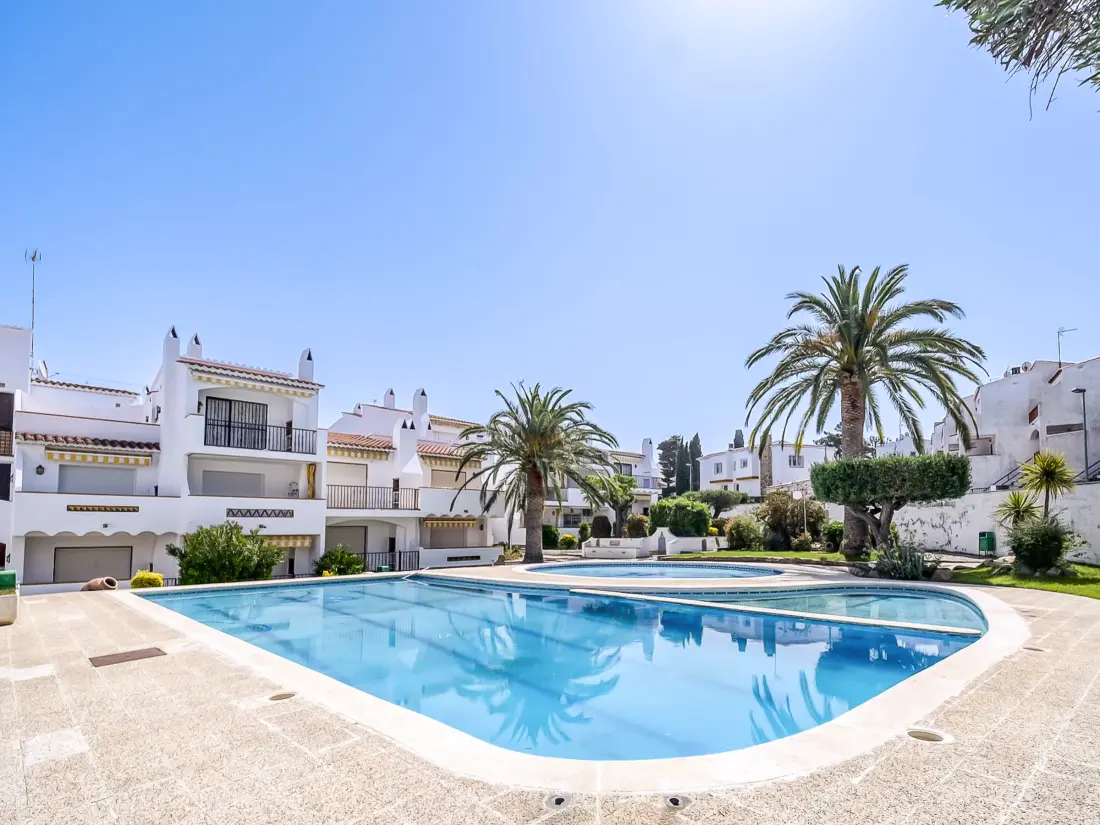 Location de Vacances Roses 1136