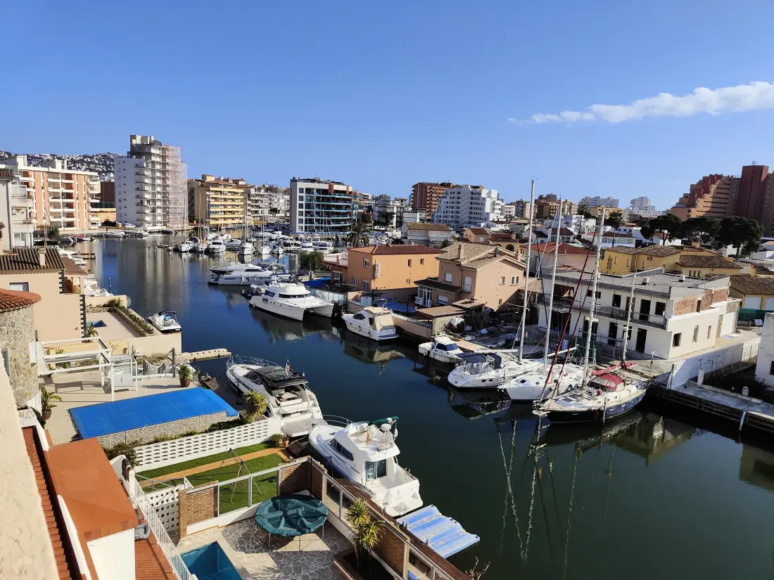 Location de Vacances Roses 213