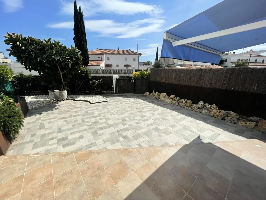 Location de Vacances Roses 431