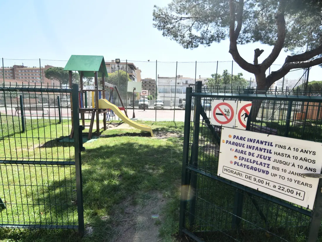 Location de Vacances Roses 486