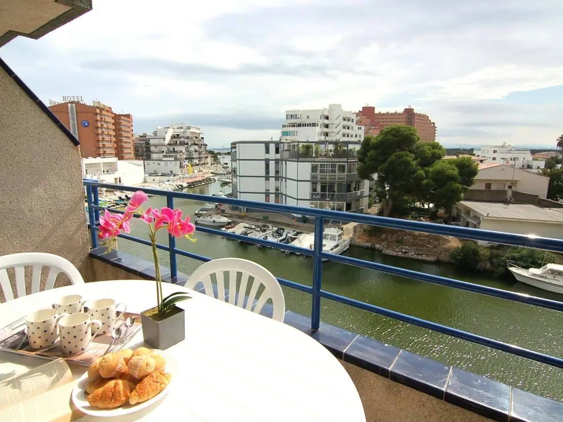 Location de Vacances Roses 536