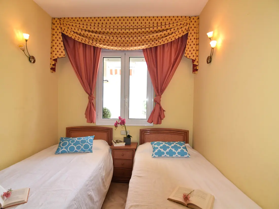 Location de Vacances Roses 556